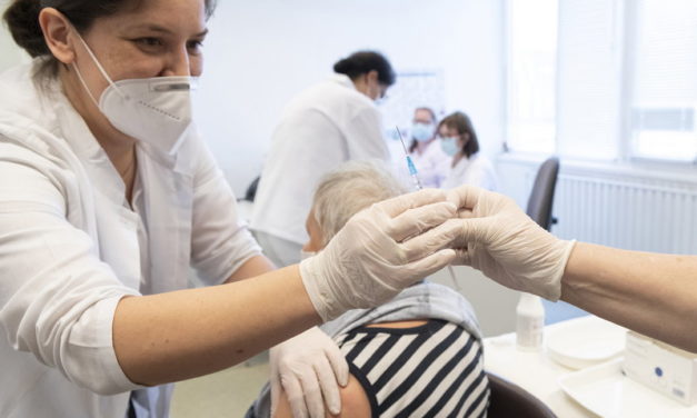 W Budapeszcie w szczepieniach zaangażowane są już specjalistyczne kliniki