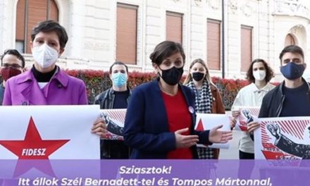 Momentum posted a red star on the Fidesz headquarters