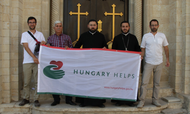 Cristiani che tornano in patria con l&#39;aiuto ungherese