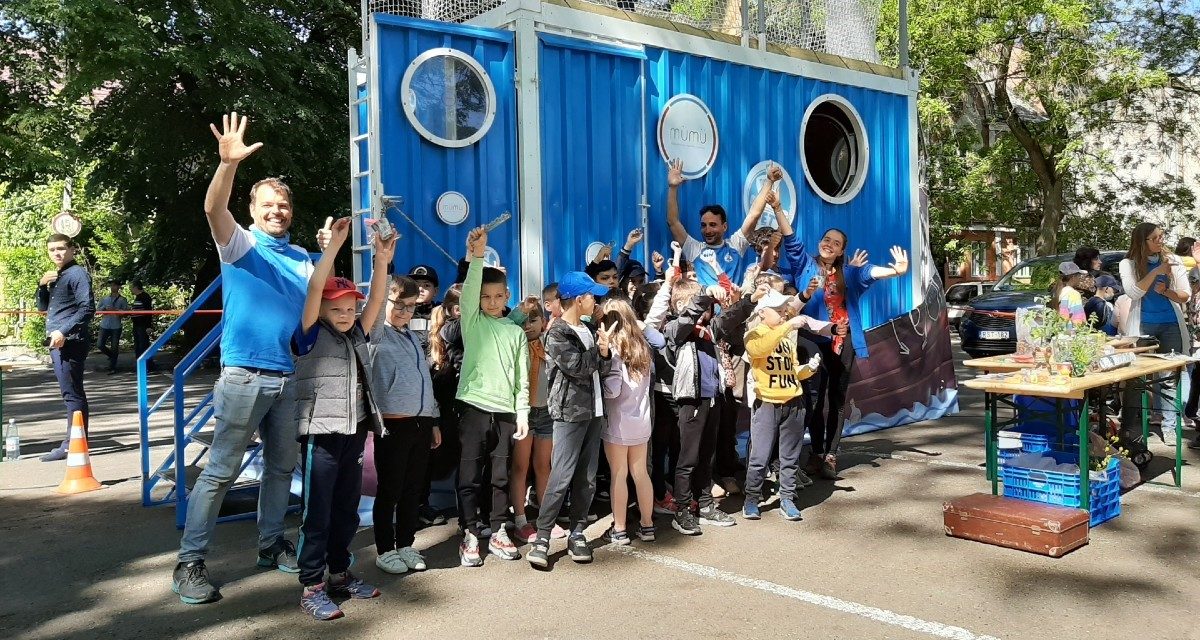 Ungvár schoolchildren made objects from plastic waste