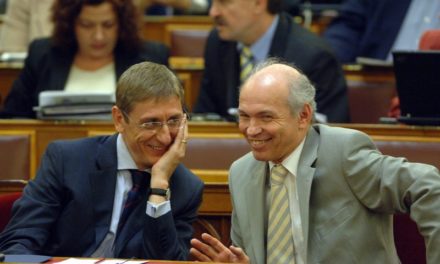 Mit csinál Gyurcsány egykori minisztere a budapesti Városházán?
