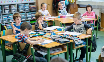 Támogatással ösztönzi a magyar iskolaválasztást a kormány