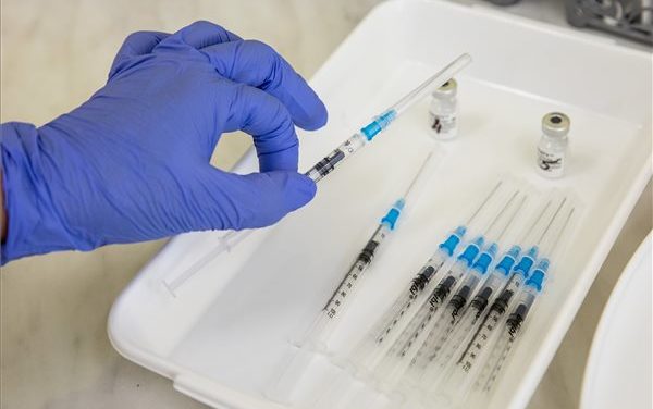 L&#39;Ungheria dà centomila vaccini alla Repubblica Ceca