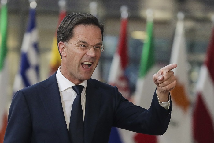 A holland miniszterelnök megint belerúgott Magyarországba