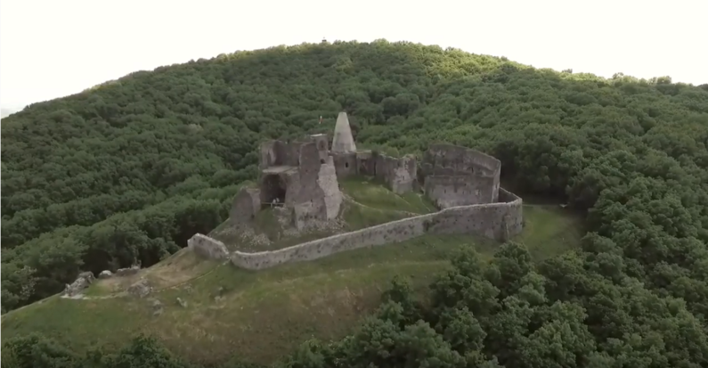 Zamek Somló jest odnowiony w Narodowym Programie Zamkowym