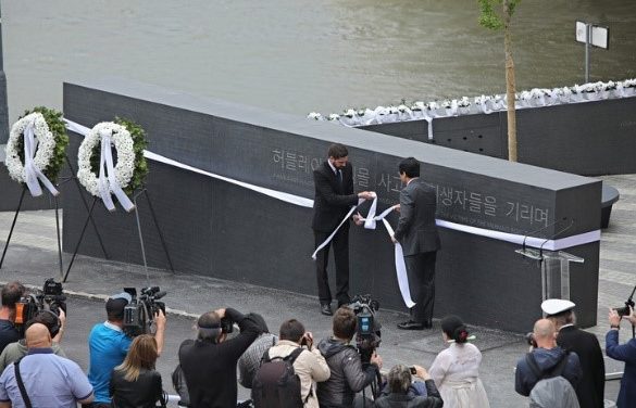 The memorial to the victims of the Little Mermaid disaster was inaugurated
