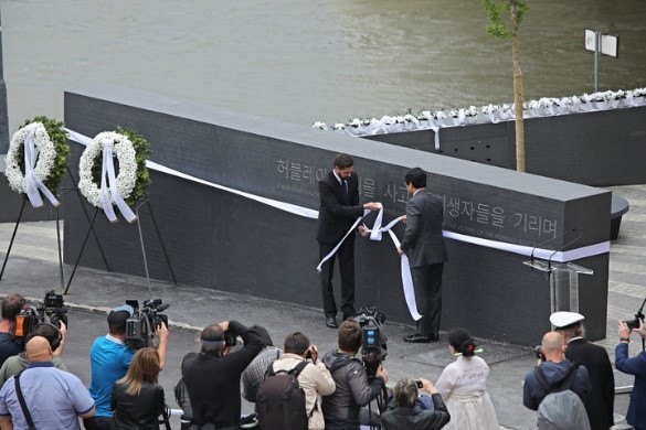 The memorial to the victims of the Little Mermaid disaster was inaugurated
