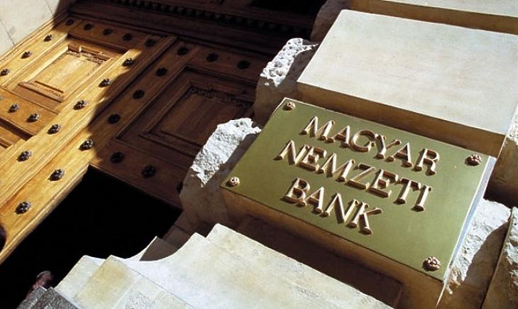 Bank centralny zachęca do wyjścia z moratorium na spłatę