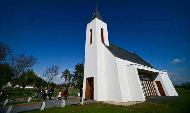 The Catholic church in Pusztaszer will be consecrated on Sunday
