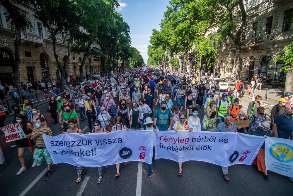 Tüntetés a Fudan Egyetem ellen