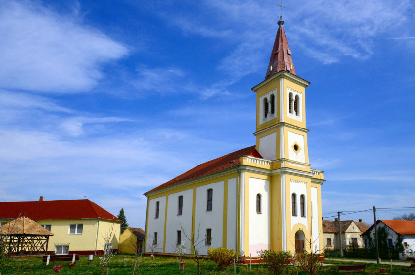 In Somogy können 72 Kirchen in 61 Siedlungen erneuert werden