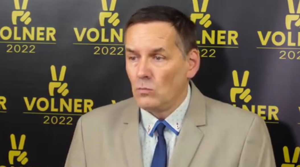 Volner is mad at his former party