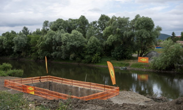 Si sta costruendo un nuovo ponte tra l&#39;Ungheria e la Slovacchia