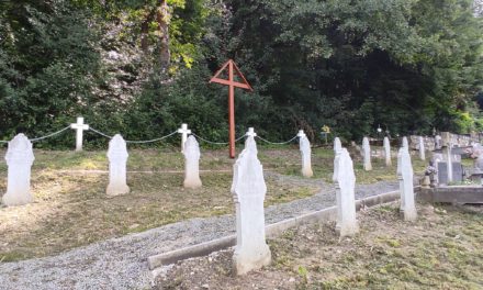 Magyar huszárok síremlékei Takcsányban