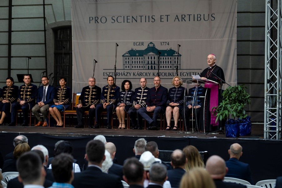 Uroczystość założenia Katolickiego Uniwersytetu Eszterházy Károly