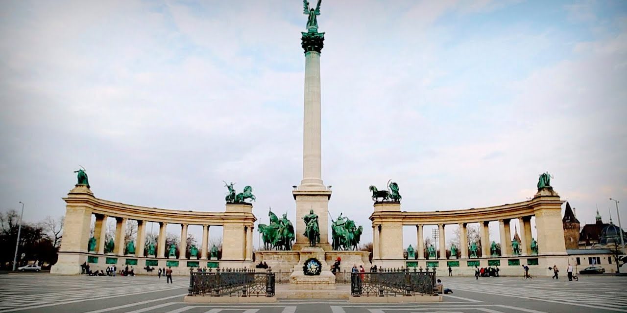 Five minutes of history (16.) - Heroes&#39; Square, the symbol of our nation