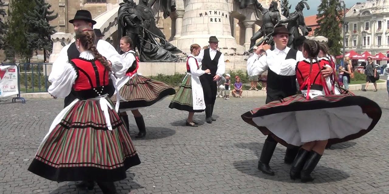 They are dancing in Cluj-Napoca