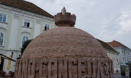 The National Apple of Székesfehérvár was damaged