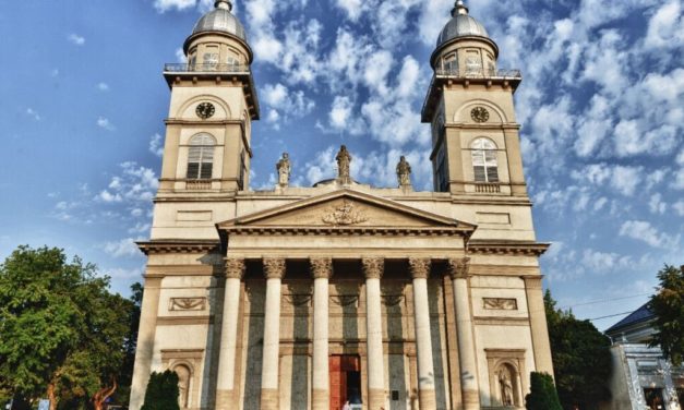 La cattedrale rinnovata di Szatmárnémeti è stata consegnata