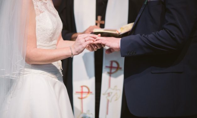 Sostegno statale ai matrimoni in chiesa