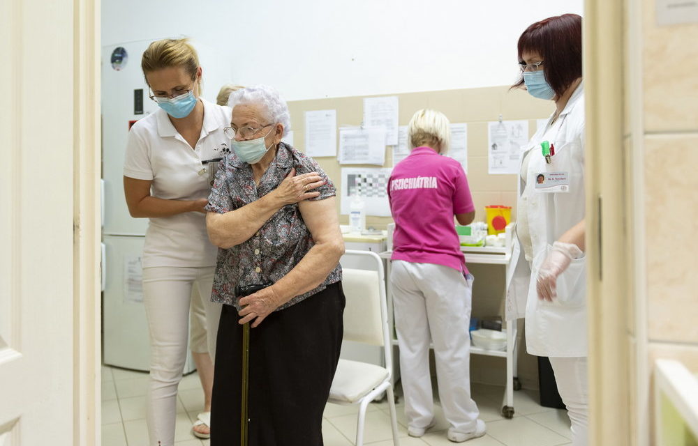 Elhunyt egy beteg, 123 új fertőzöttet találtak Magyarországon