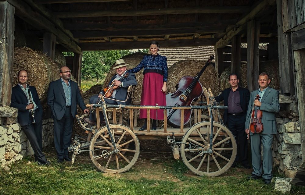 The Salföld Dalföld celebrates Hungarian national unity in music