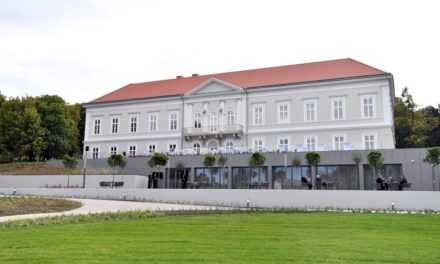 Das Jagdschloss Bodajki wurde renoviert