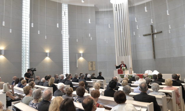 La nuova chiesa evangelica di Budakeszi è stata offerta ai cristiani martiri