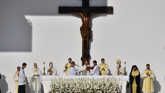 Bądź świadkiem papieskich mszy na Placu Bohaterów - Historia krzyża tyrolskiego