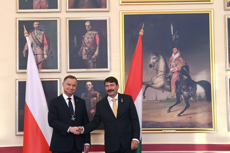 A Magyar Érdemrend Nagykeresztje a lengyel államfőnek