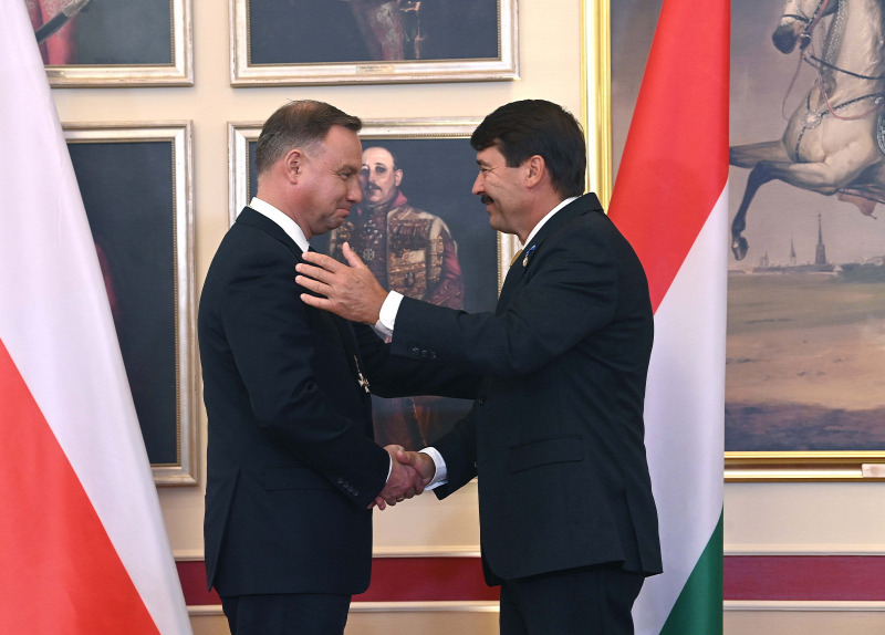 President János Áder will present the Grand Cross of the Hungarian Order of Merit with a necklace and a golden star to Polish President Andrzej Duda for his outstanding activities to strengthen Hungarian-Polish cooperation at a ceremony held in the Main Guard building in Budavar on September 9, 2021. MTI/Noémi Bruzák SOURCE: MTI/NOÉMI BRUZÁK 