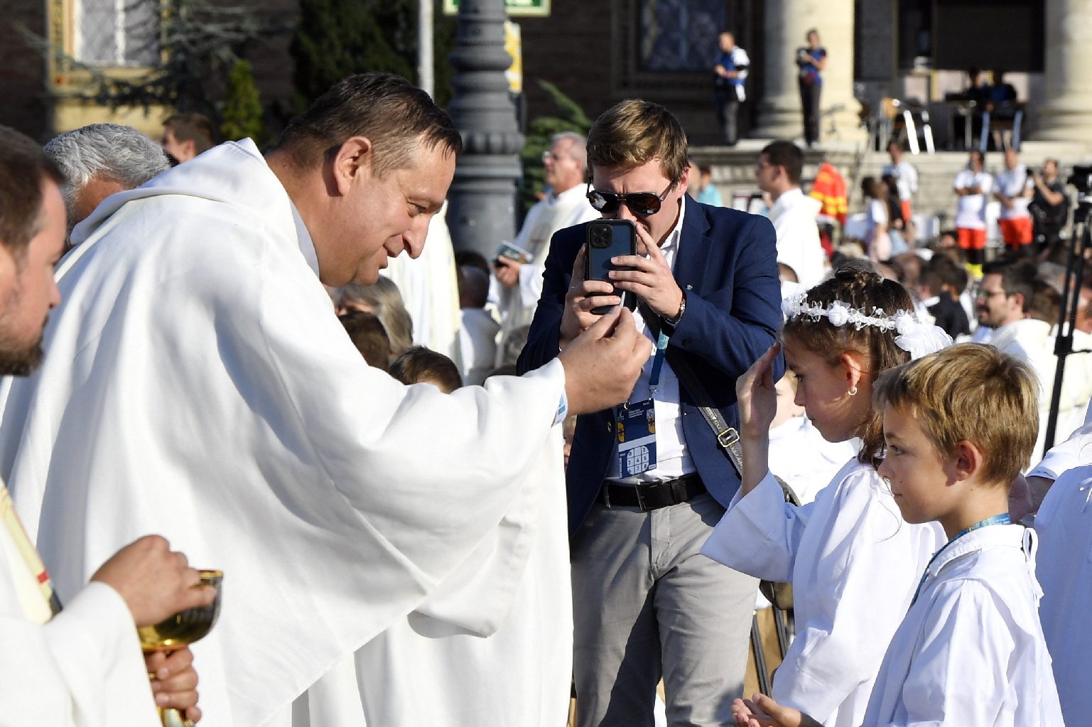 First Communions at the Heroes&#39; Square/Photo/Hirado.hu