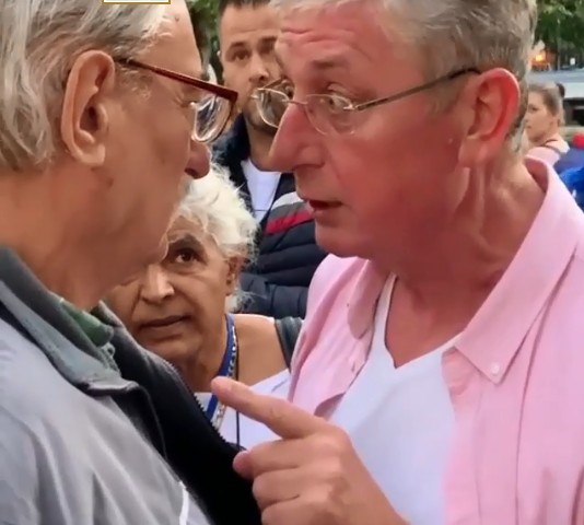 Der überwältigte Gyurcsány demütigt den Mann auf der Straße