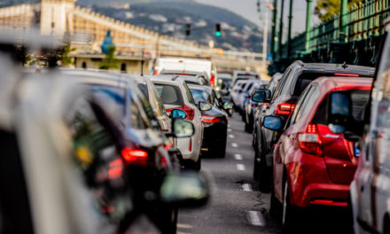 Unabhängiger Taxifahrer: Das Verkehrsmanagement in Budapest ist von völliger Verwirrung und Chaos geprägt