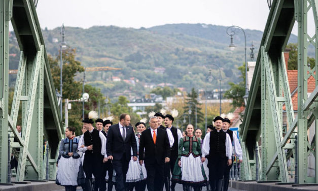 Orbán: A közép-európai népek túlélésének záloga a szövetségkötés