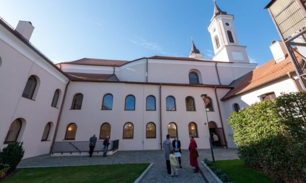 In Szamosújvár wurde die renovierte ehemalige Franziskanerkirche eingeweiht