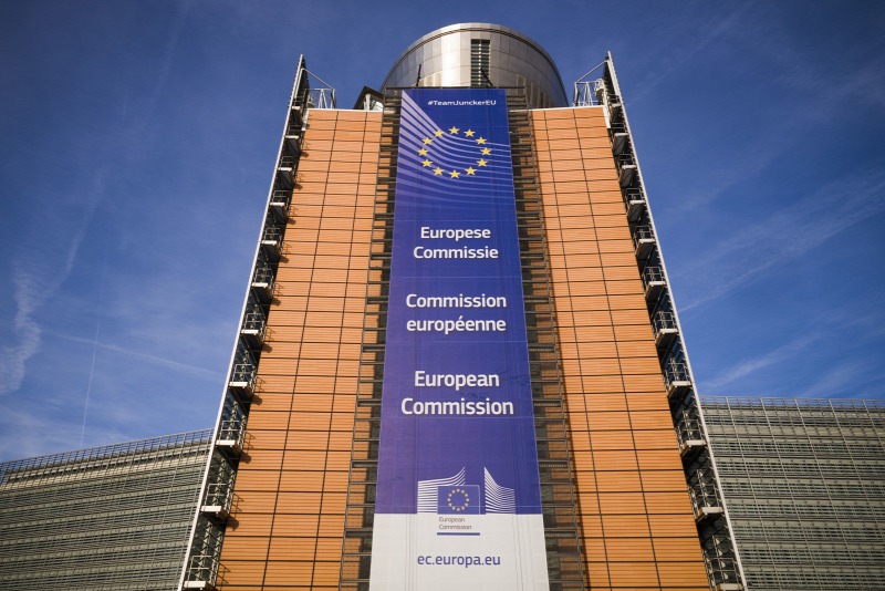 Bezczelna próba Komisji Europejskiej