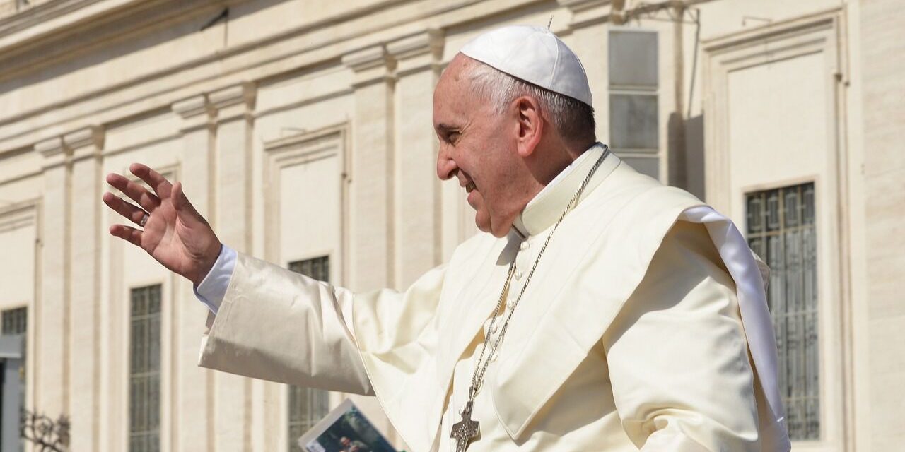 Pope Francis supports the &quot;It&#39;s good to be good&quot; with a statue. charity action 