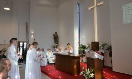 Po 77 latach w Dunaharaszti poświęcono nowy kościół