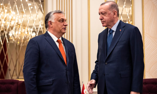 Orbán: pragmatyczna współpraca polityczna z Turkami