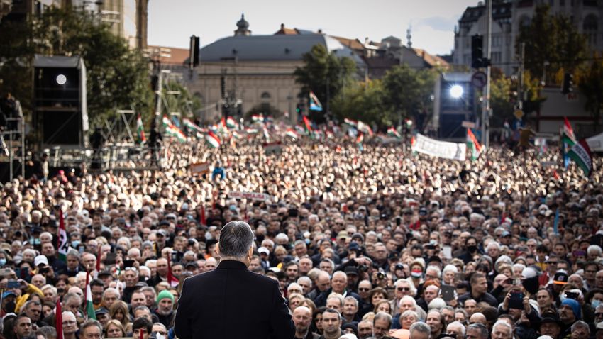 EP-képviselők írtak levelet Orbánnak, szerintük a történelem rossz oldalán áll