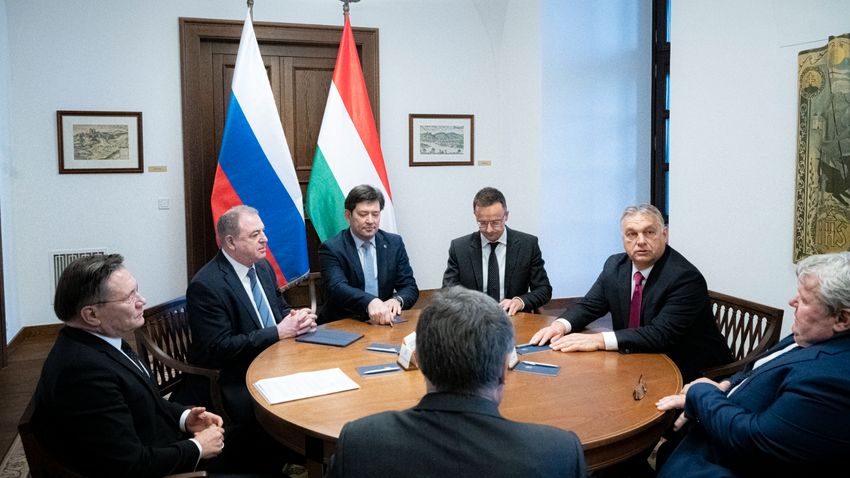Orbán Viktor a Roszatom vezetőjével tárgyalt