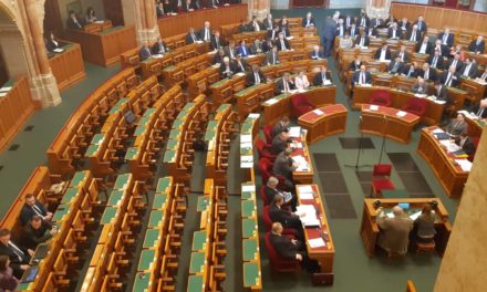 Parlament: nem szavazta meg a baloldal a minimálbéremelést