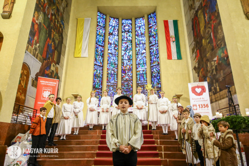 Kirche des Herzens Jesu: Kinderweihnachten in Budapest