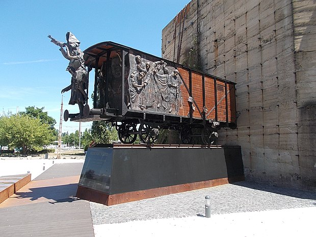 Roboter-Gedenkstätte Málenkij neben dem Bahnhof Ferencváros