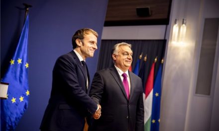 Orbán: Egyetértés van Európa megerősítése kérdésében a francia elnökkel