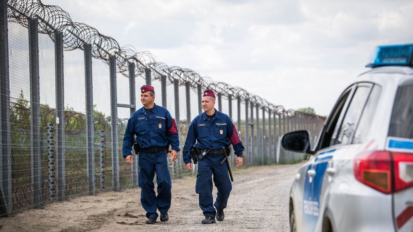 Brit lap: Egyesek számára riasztó lehet a magyar határkerítés, de csak azért, mert nem nekik kell őrizniük
