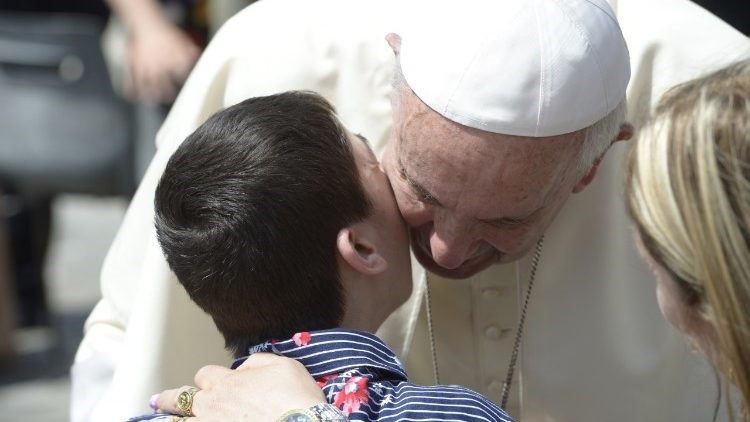 The Holy Father meets the fallen and the sick in the Square of the Roses