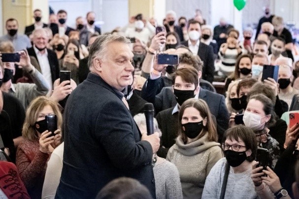 Orbán Viktor a kampánycsapattal találkozott