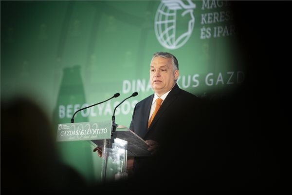 Viktor Orbán: l&#39;Ungheria deve diventare più forte